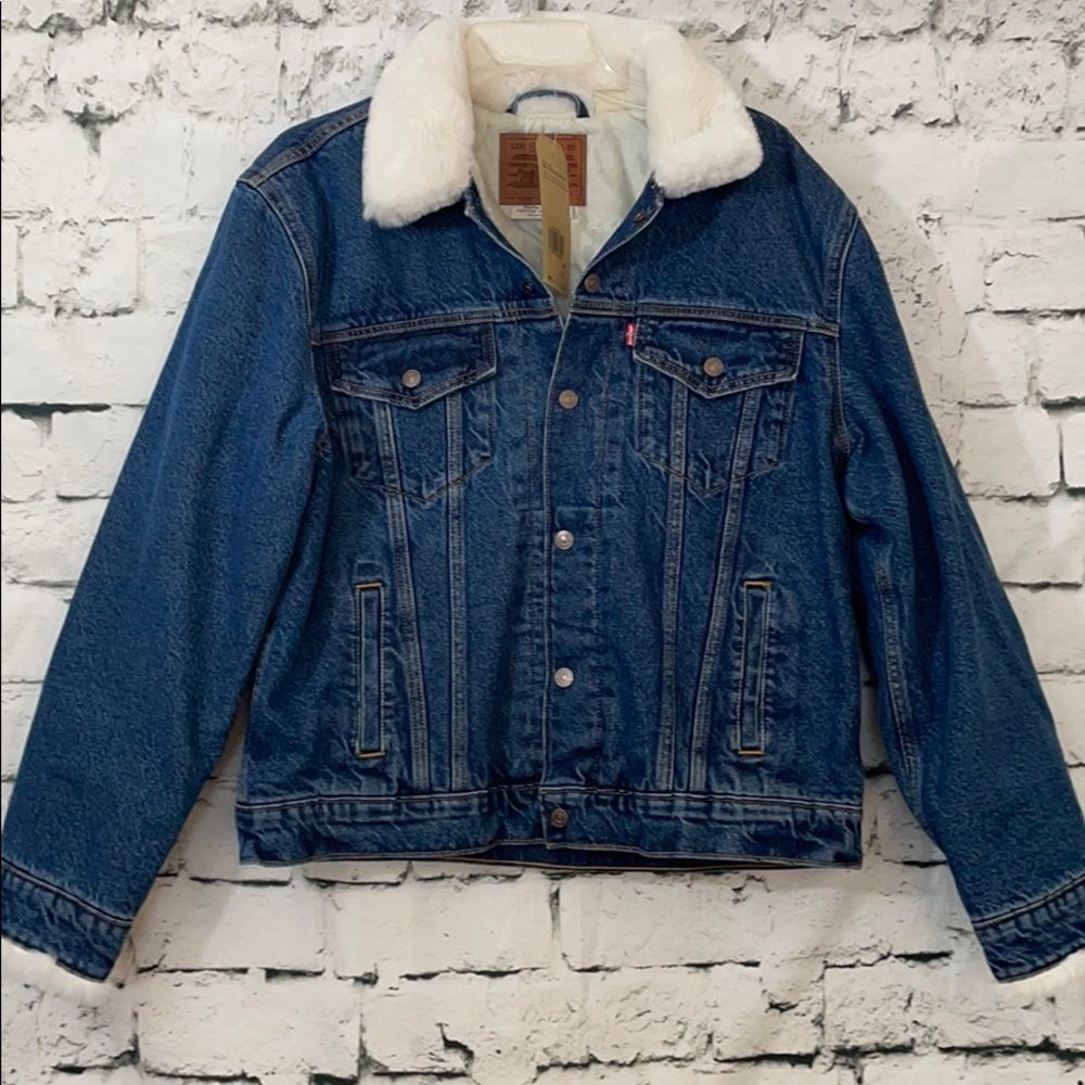 NWT Levi’s ex boyfriend trucker Jean jacket